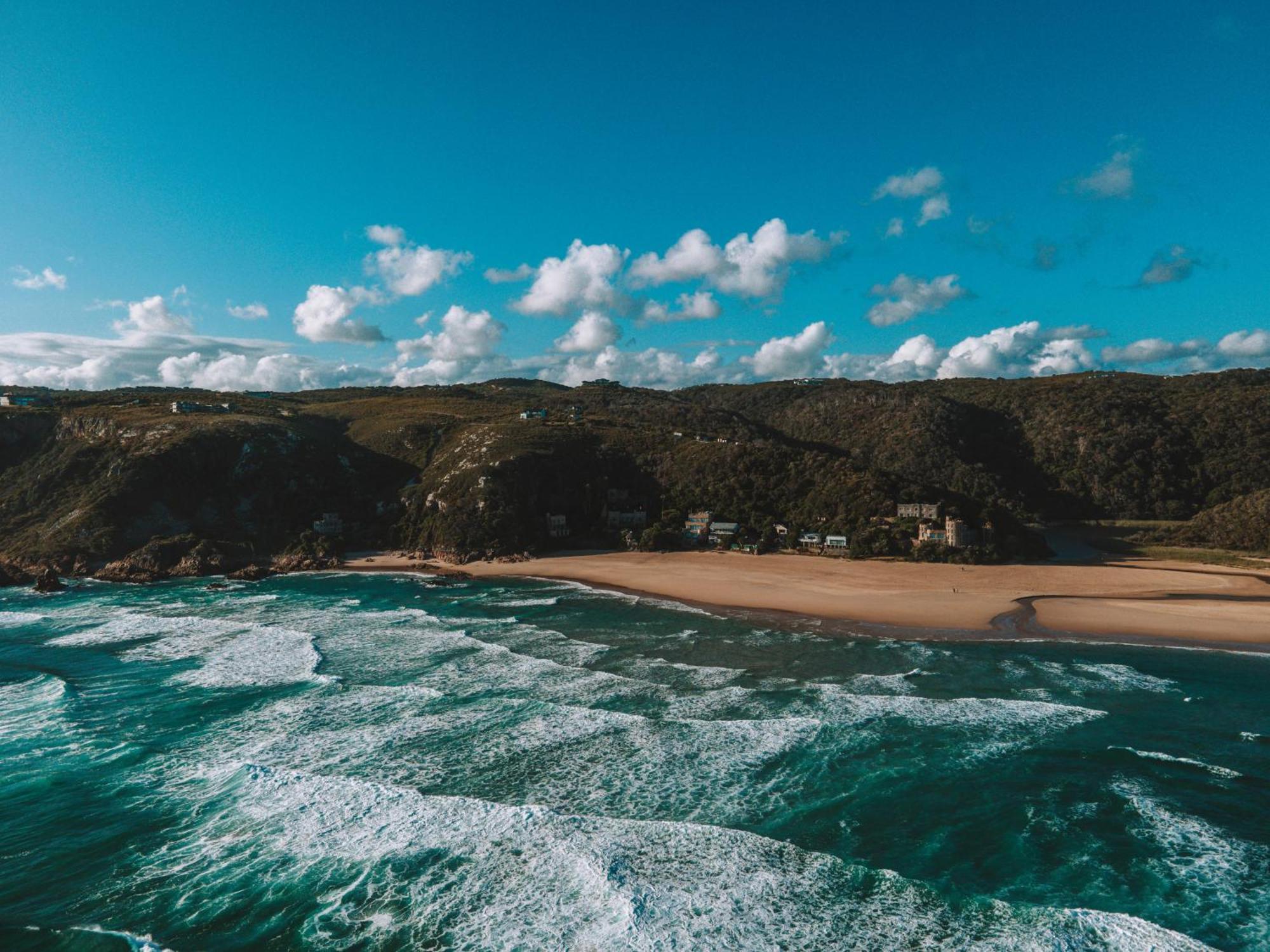 Pezula Nature Retreat クニスナ エクステリア 写真 Aerial view of the beach