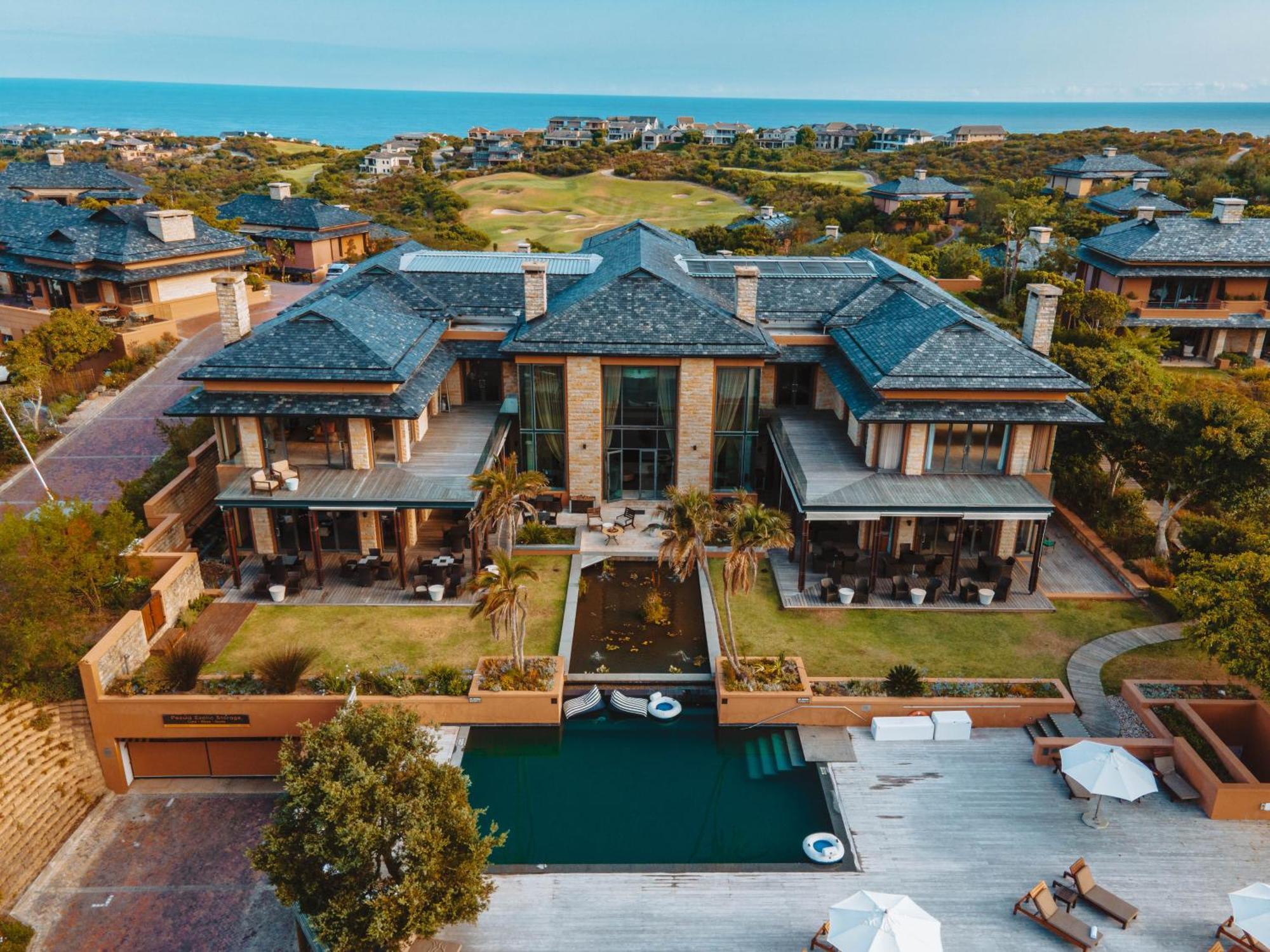 Pezula Nature Retreat クニスナ エクステリア 写真 A villa at the Pearl Valley golf estate