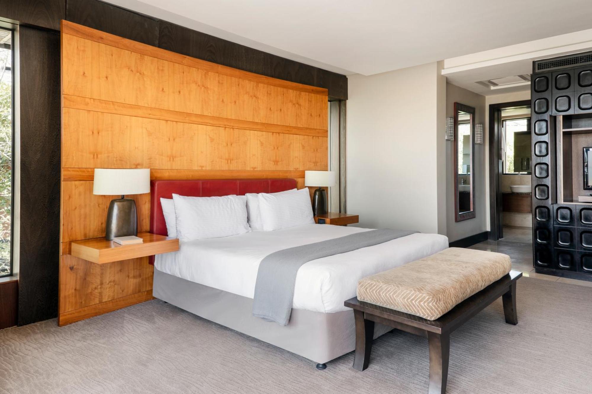 Pezula Nature Retreat クニスナ 部屋 写真 A bedroom at the Cape Town Protea Hotel